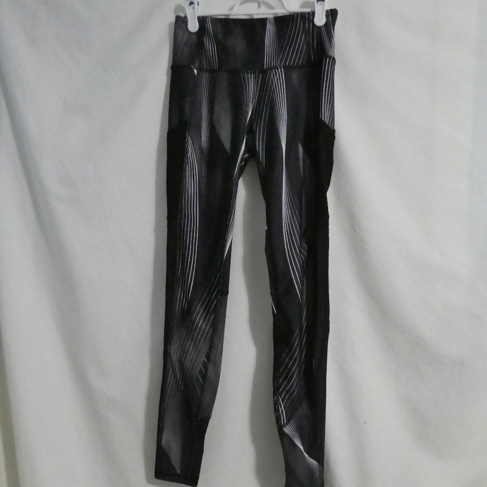 JOE FRESH ACTIVE xs leggings, side leg pouches, and sheer patches